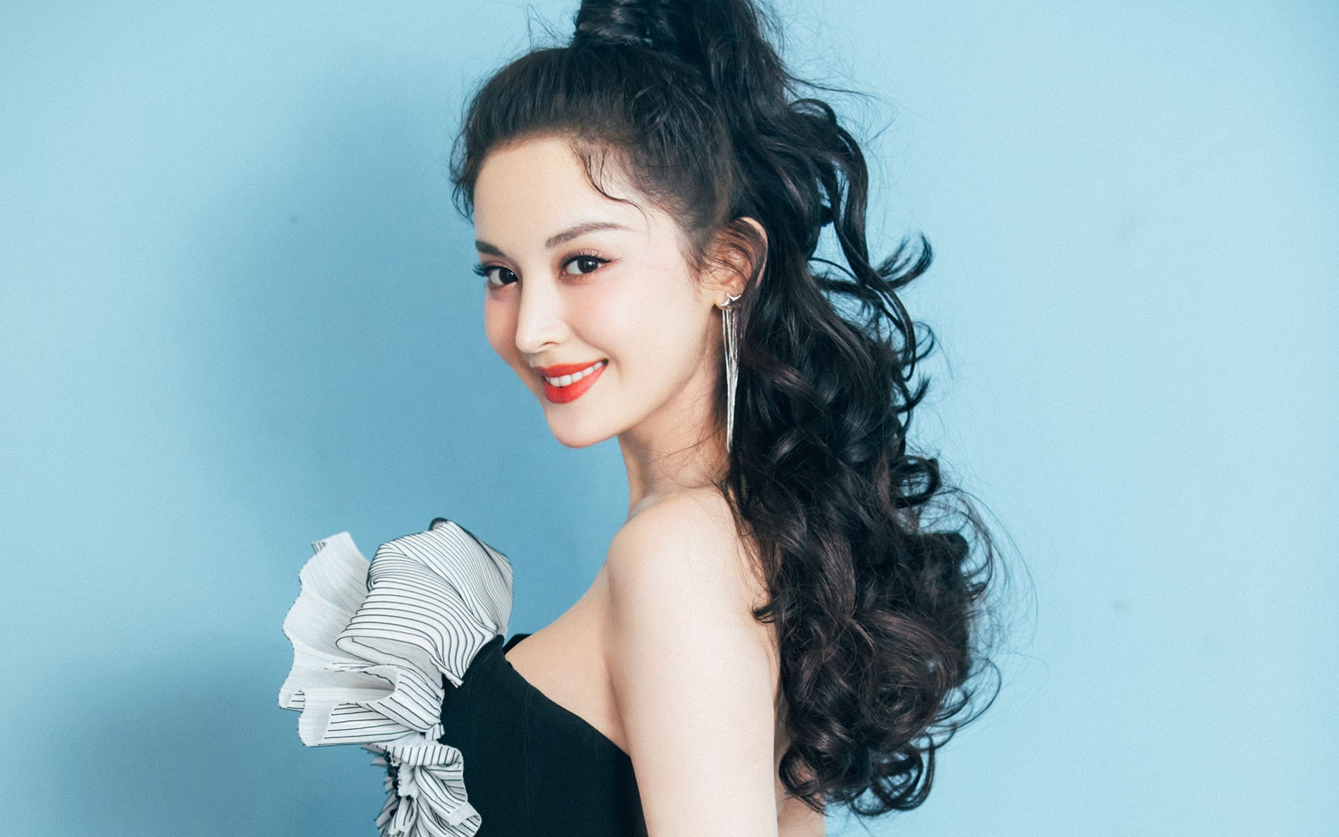 奥尔莫转会至曼联，奥尔默转会莱比锡